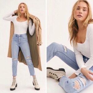 We The Free Blossom Rigid High Rise Distressed Jeans Ripped‎ Light Wash Denim 30
